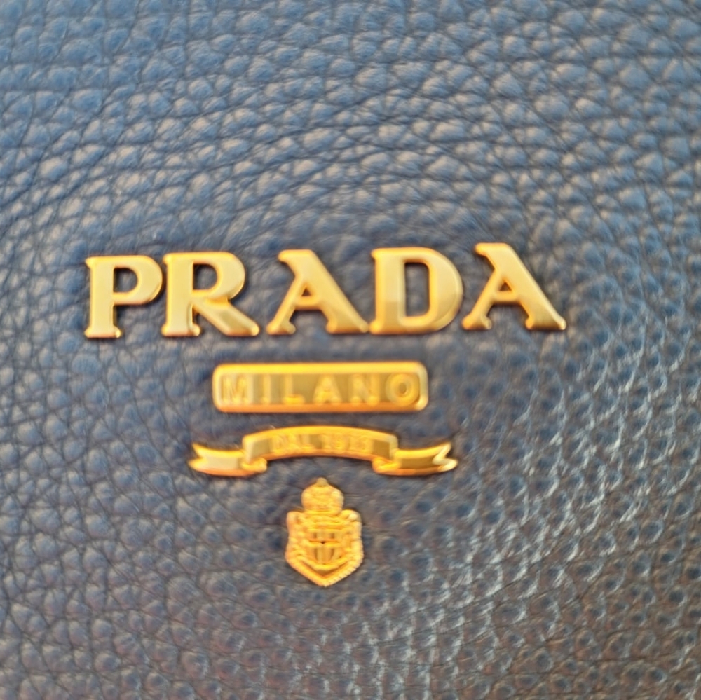 Original Prada Larga bag *** NEW and ORIGINAL *** - Picture 7 of 8